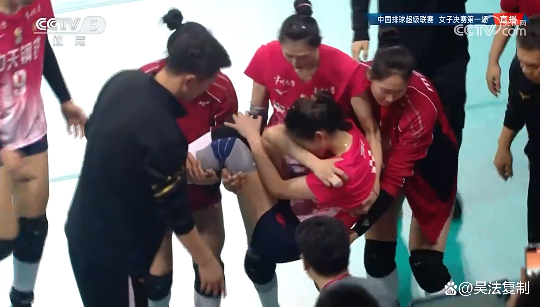 九游官方入口-曼联观众热烈欢呼！，塔图姆迎来三赛季出色发挥上演精彩一战(塔图姆十佳球)